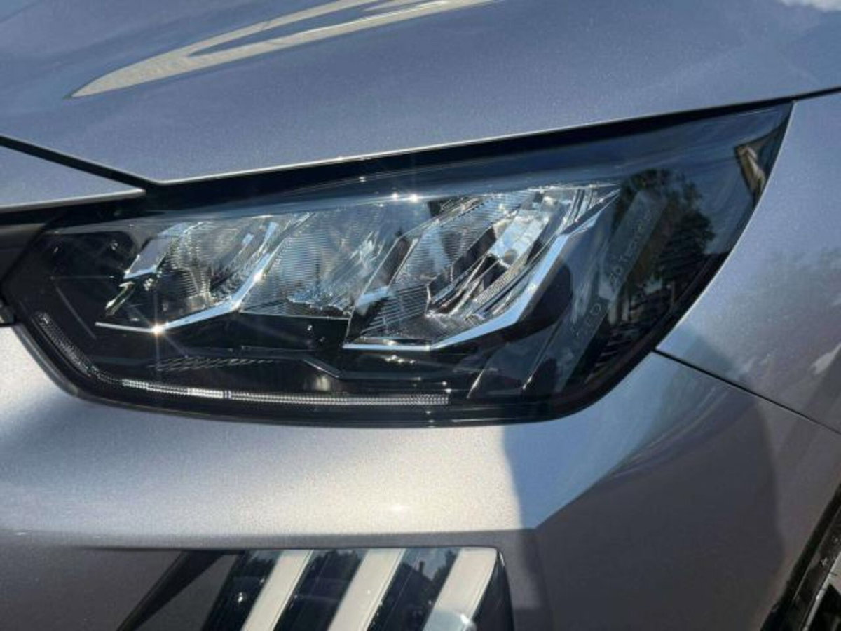 Peugeot 208 1.2 puretech Allure s&s 100cv (11)