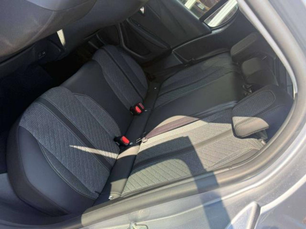 Peugeot 208 1.2 puretech Allure s&s 100cv (8)