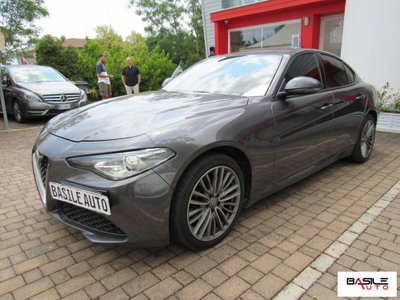 Alfa Romeo Giulia 2.2 Turbodiesel 136 CV AT8 Business (2)