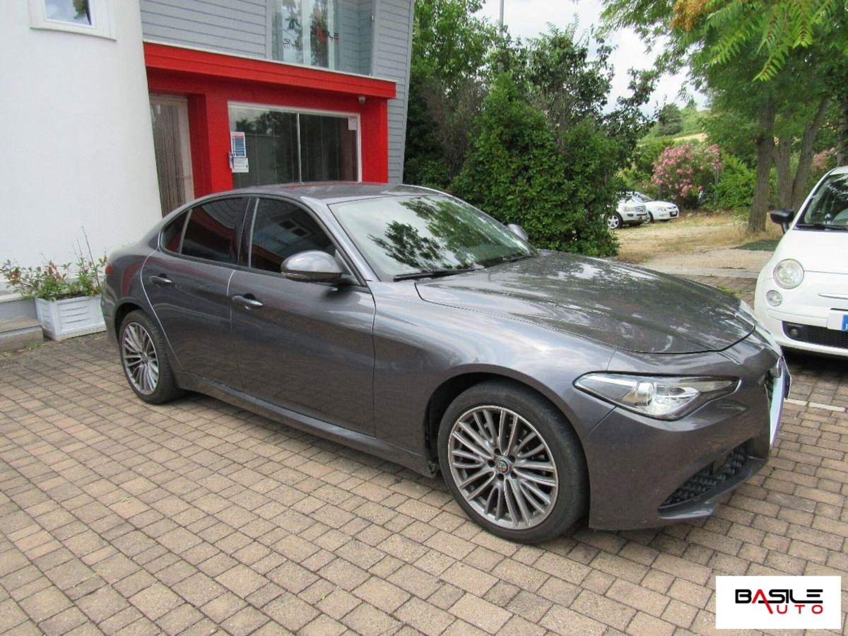 Alfa Romeo Giulia 2.2 Turbodiesel 136 CV AT8 Business (3)