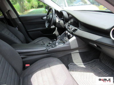 Alfa Romeo Giulia 2.2 Turbodiesel 136 CV AT8 Business (9)