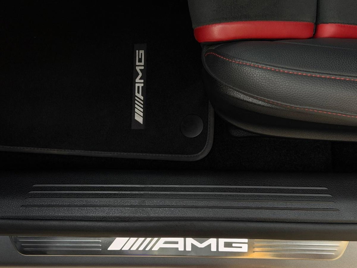 Mercedes-Benz Classe A 35 AMG 4Matic (14)