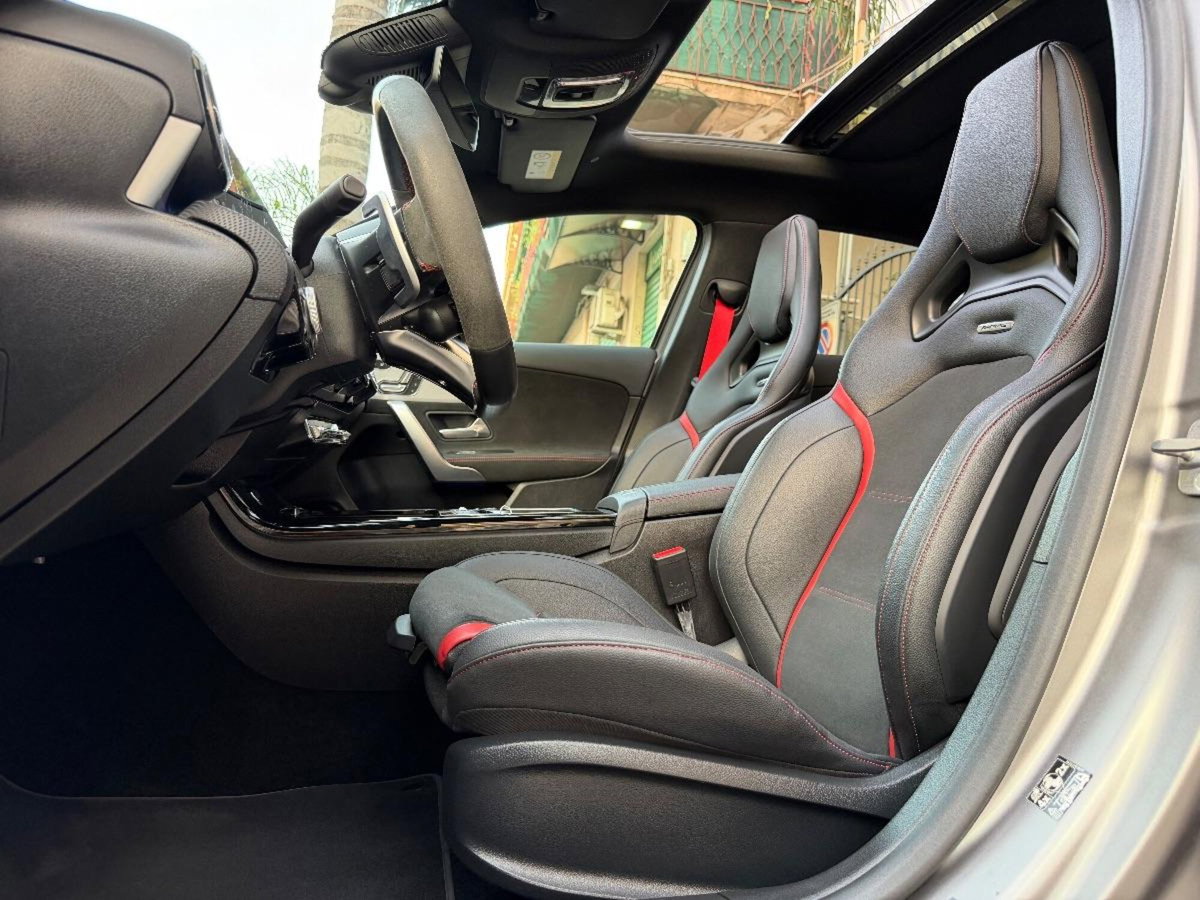 Mercedes-Benz Classe A 35 AMG 4Matic (15)