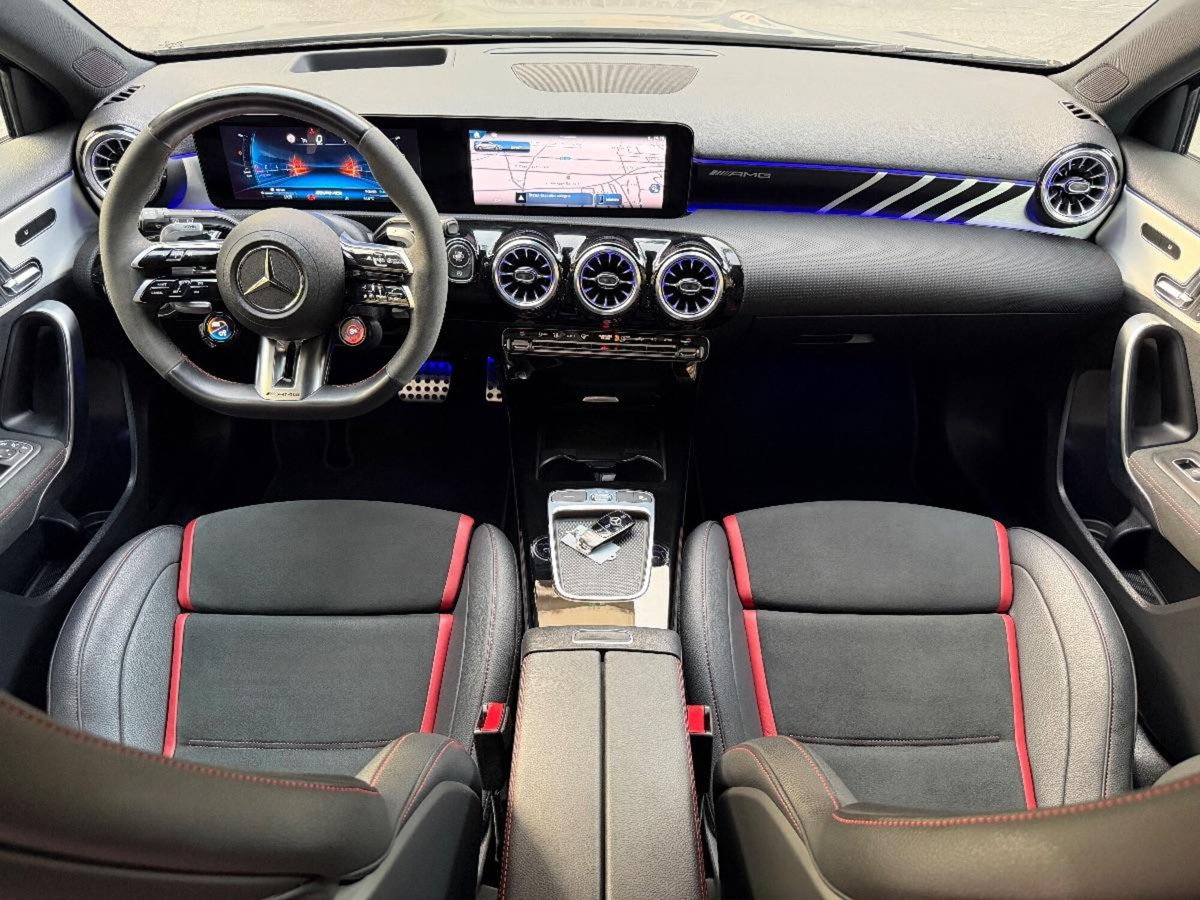 Mercedes-Benz Classe A 35 AMG 4Matic (16)