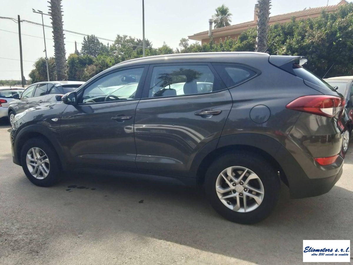 Hyundai Tucson 1.7 CRDi Sound Edition (8)