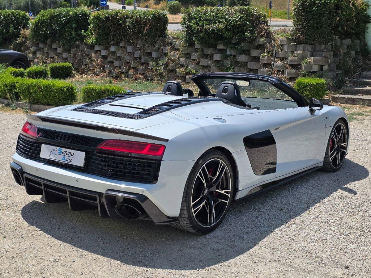 Audi R8 Cabrio Spyder 5.2 V10 Performance quattro 620cv s tronic (15)