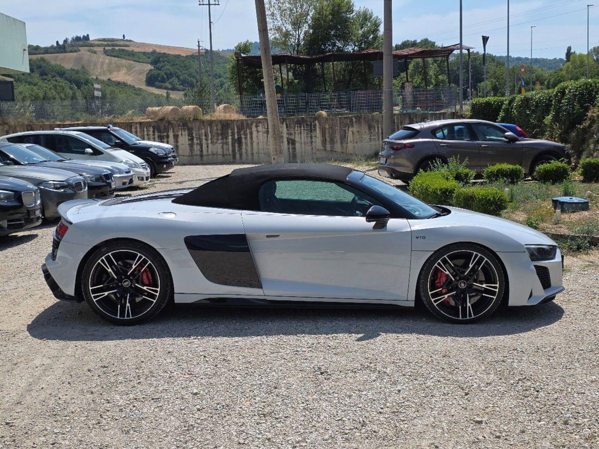 Audi R8 Cabrio Spyder 5.2 V10 Performance quattro 620cv s tronic (18)
