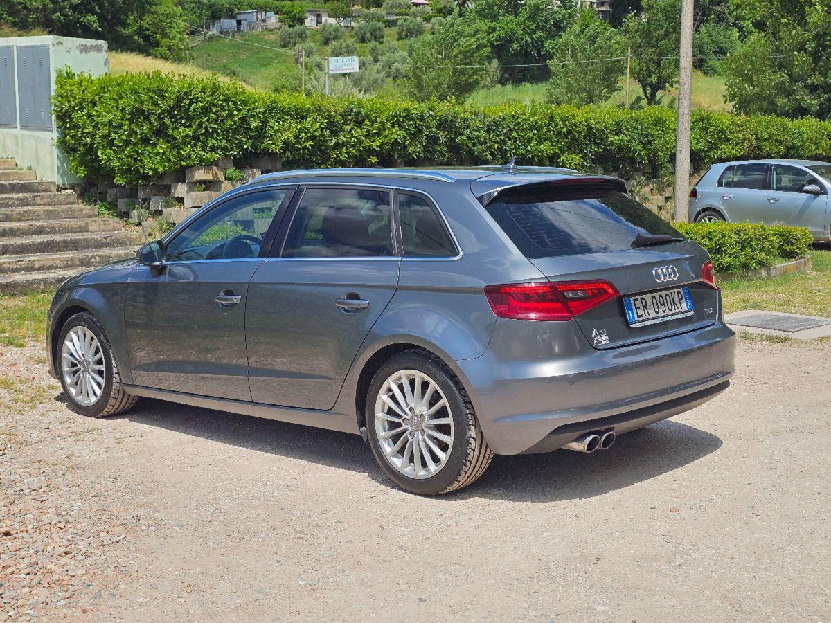 Audi A3 Sportback 2.0 TDI S tronic Attraction (6)