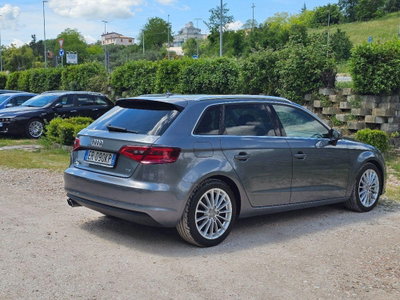 Audi A3 Sportback 2.0 TDI S tronic Attraction (8)