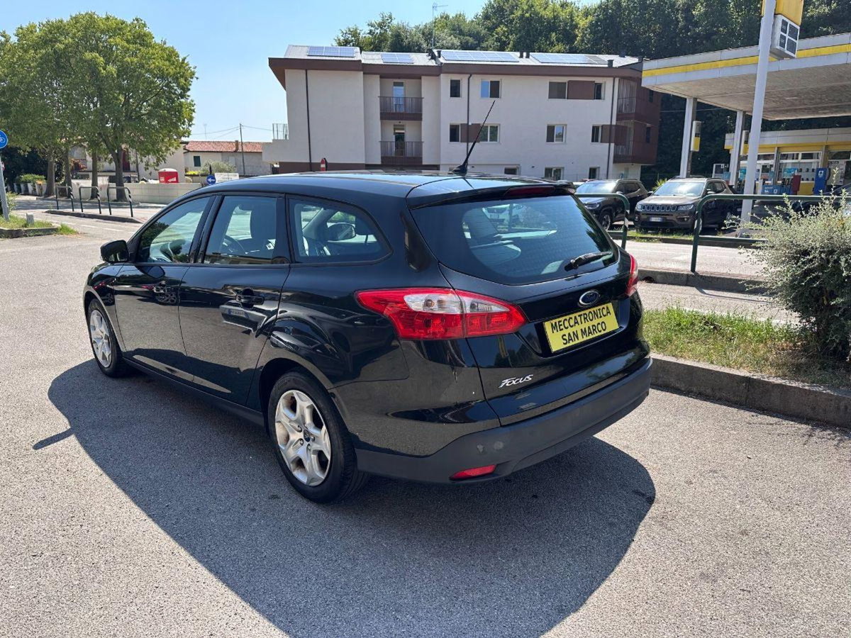 Ford Focus Station Wagon 1.6 TDCi 115 CV SW Individual (4)