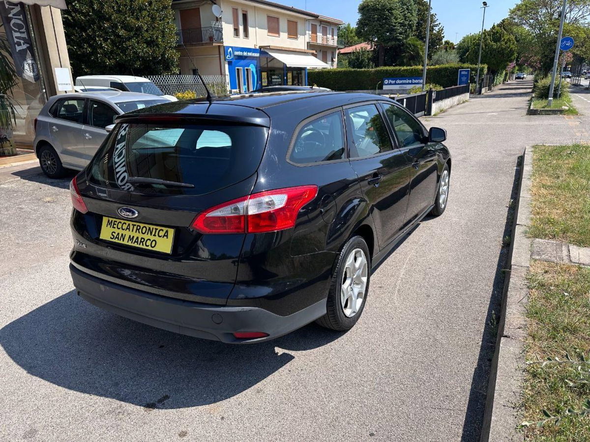 Ford Focus Station Wagon 1.6 TDCi 115 CV SW Individual (6)