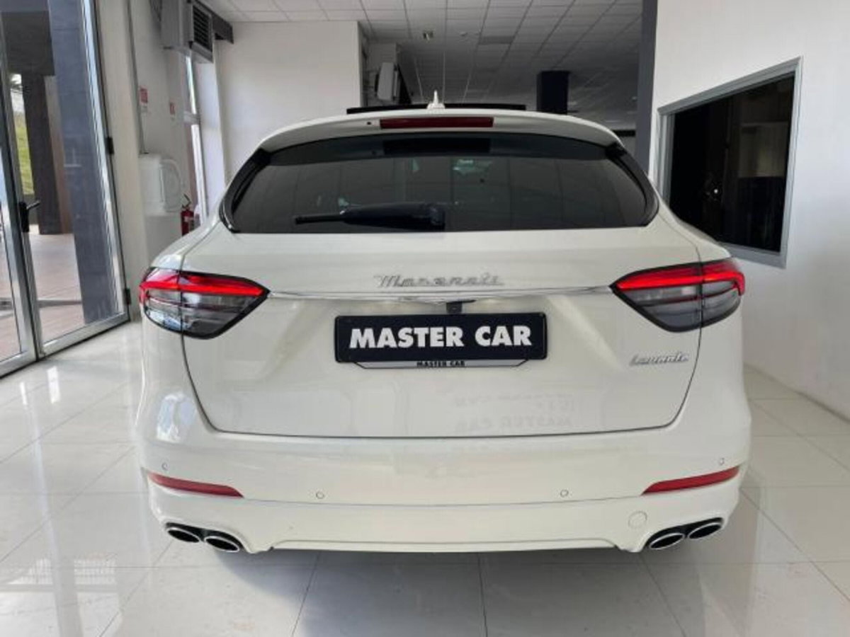 Maserati Levante Levante MHEV 330 CV AWD Executive (10)