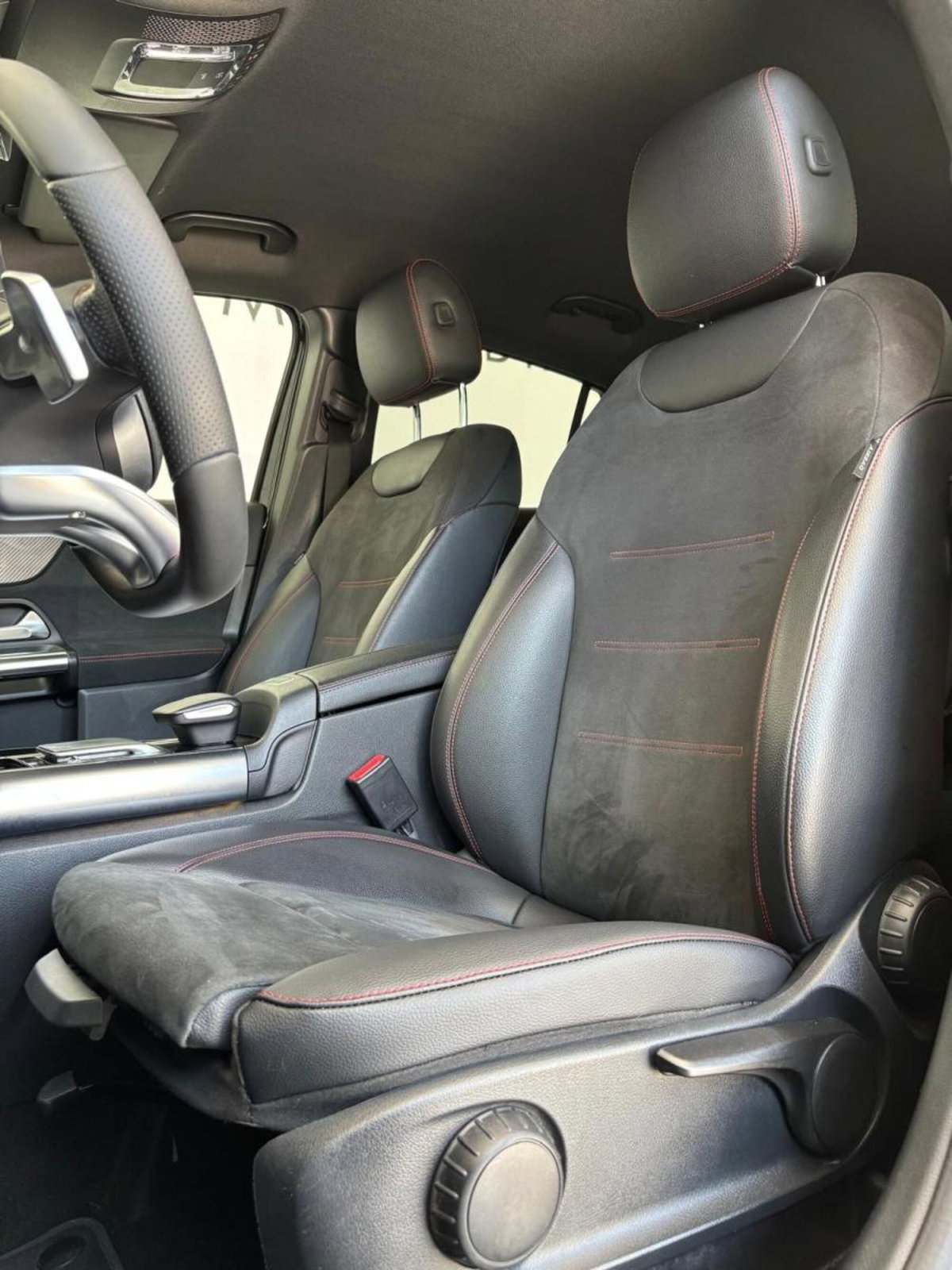 Mercedes-Benz GLA SUV 250 e EQ-Power Automatic Premium (12)