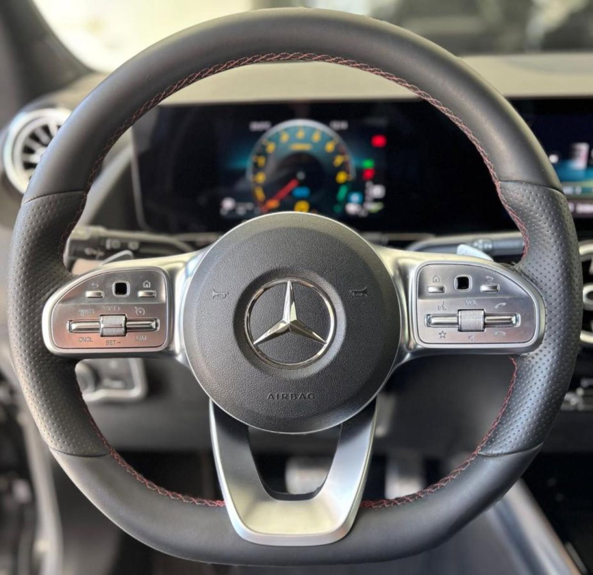 Mercedes-Benz GLA SUV 250 e EQ-Power Automatic Premium (14)