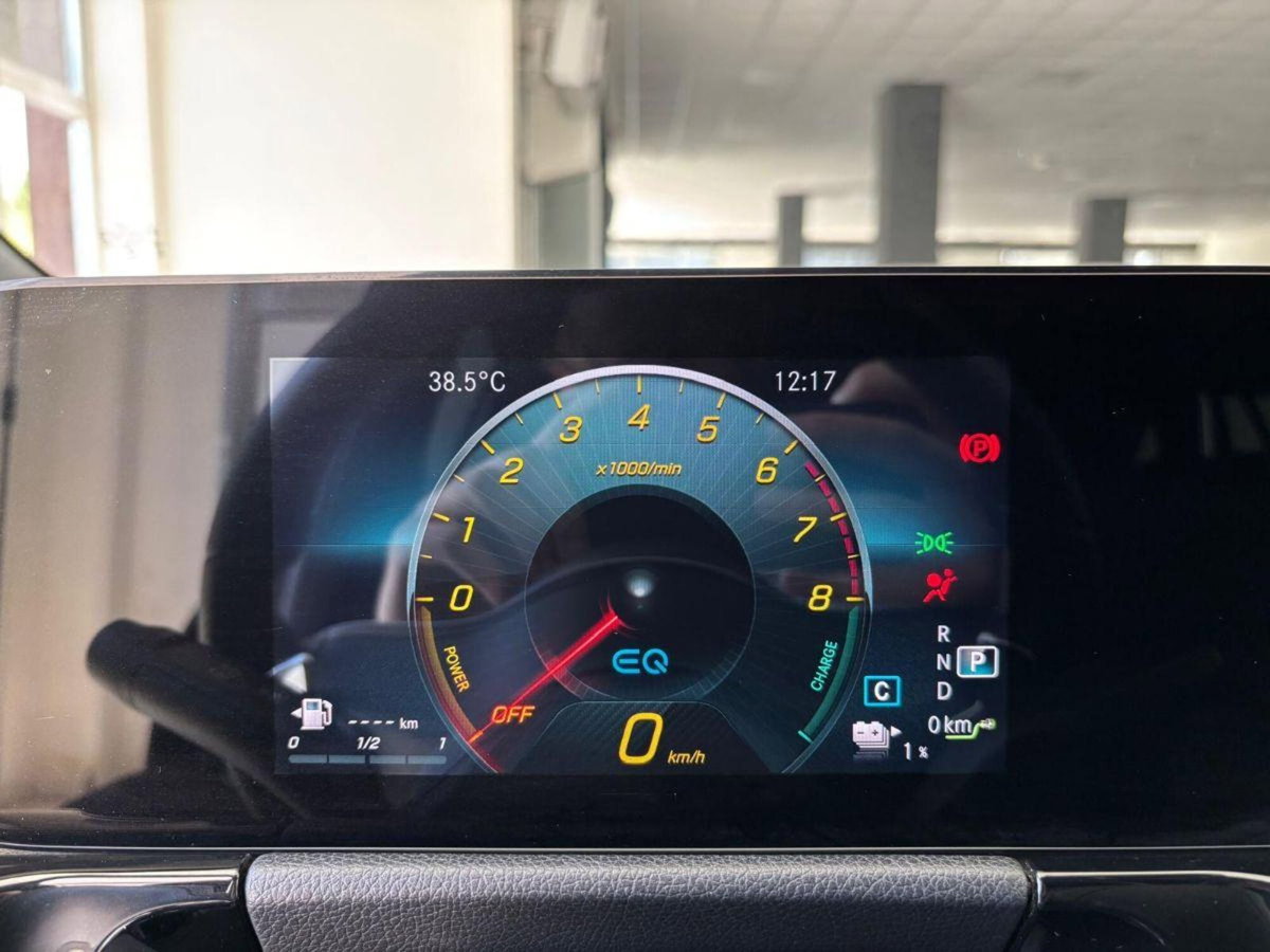 Mercedes-Benz GLA SUV 250 e EQ-Power Automatic Premium (15)