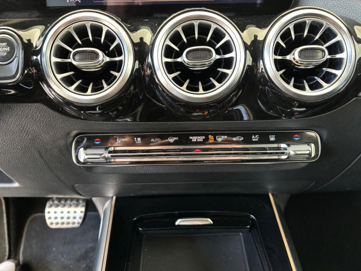 Mercedes-Benz GLA SUV 250 e EQ-Power Automatic Premium (18)