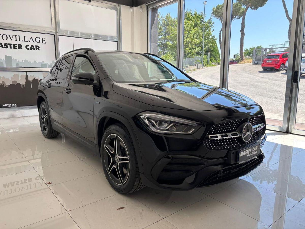 Mercedes-Benz GLA SUV 250 e EQ-Power Automatic Premium (3)