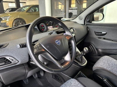 Lancia Ypsilon 1.2 69 CV 5 porte Elefantino Blu (10)