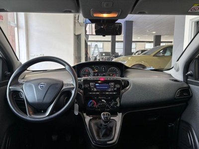 Lancia Ypsilon 1.2 69 CV 5 porte Elefantino Blu (12)