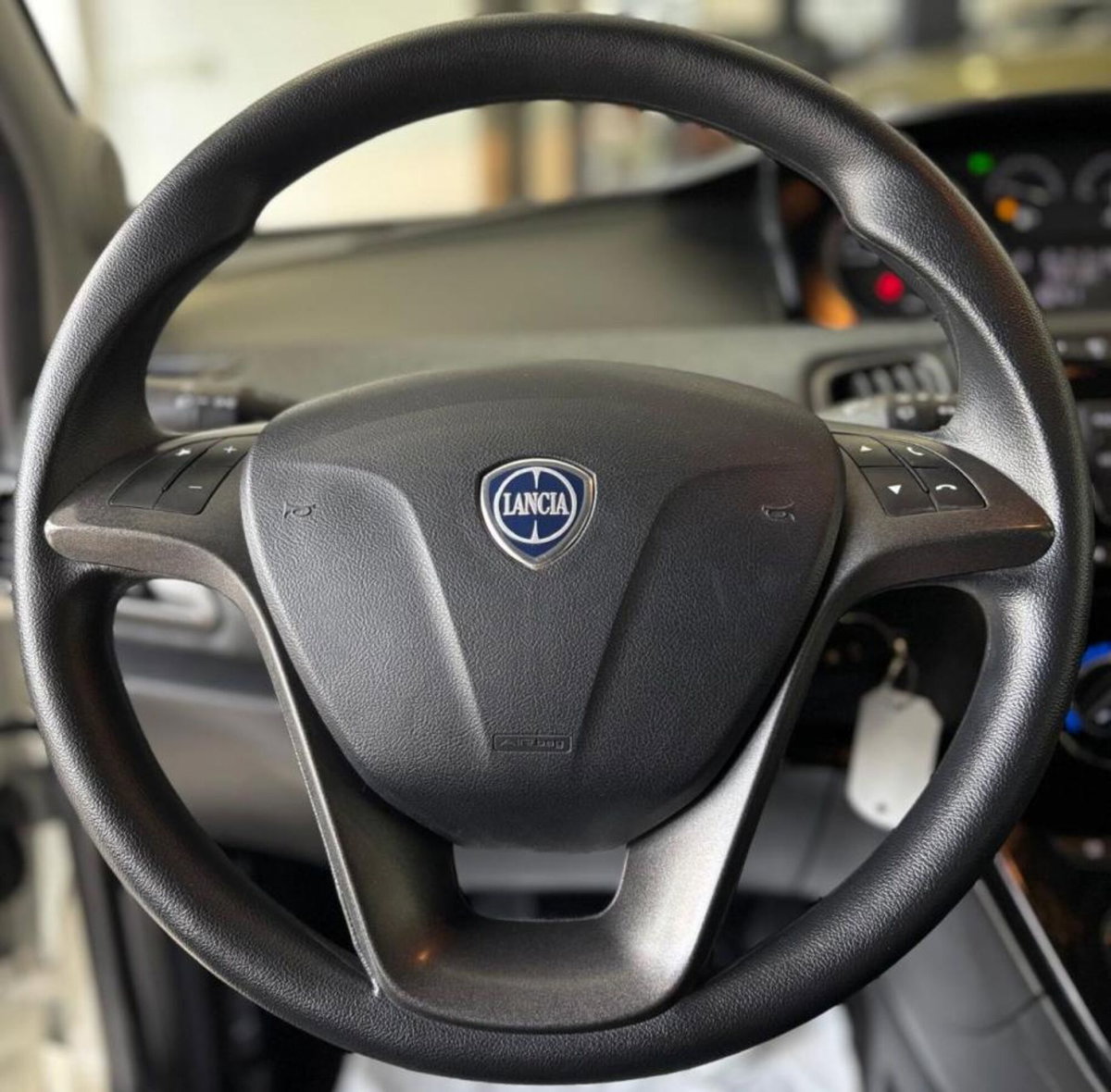 Lancia Ypsilon 1.2 69 CV 5 porte Elefantino Blu (13)