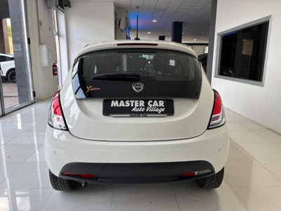 Lancia Ypsilon 1.2 69 CV 5 porte Elefantino Blu (6)