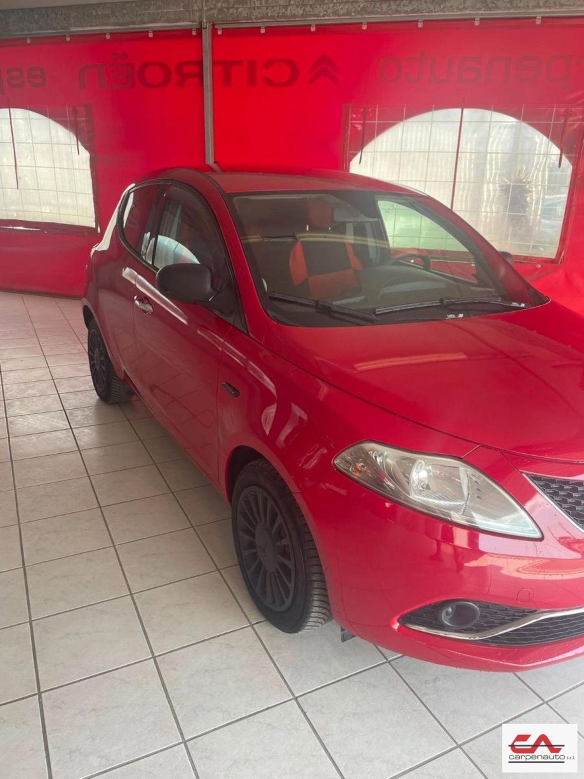 Lancia Ypsilon 1.2 69 CV 5 porte GPL Ecochic Gold (2)