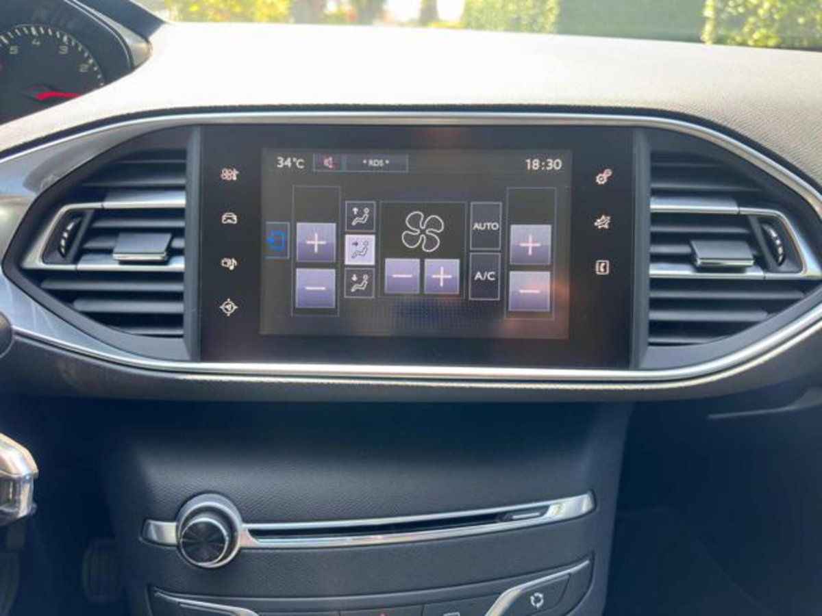 Peugeot 308 PureTech Turbo 130 S&S Allure Pack (19)