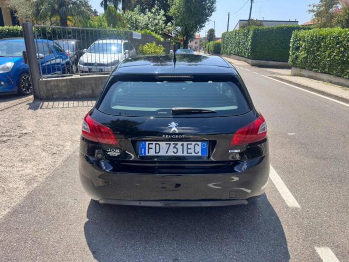 Peugeot 308 PureTech Turbo 130 S&S Allure Pack (6)