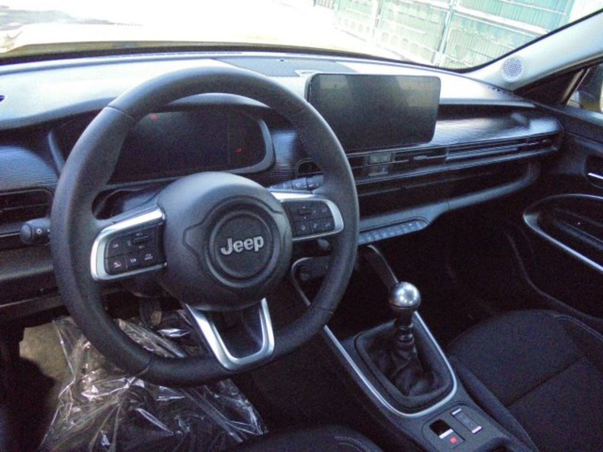 Jeep Avenger 1.2 turbo Altitude fwd 100cv (14)