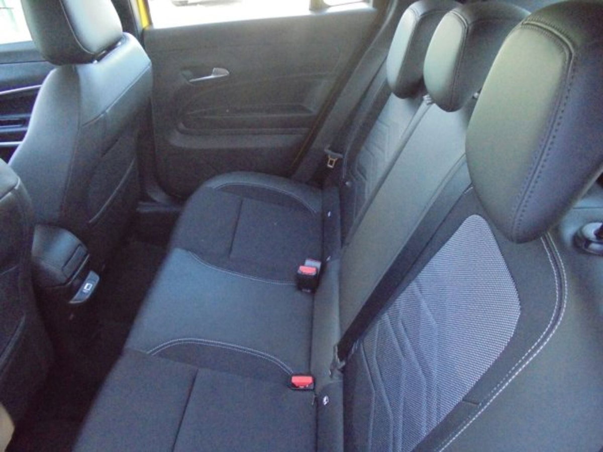 Jeep Avenger 1.2 turbo Altitude fwd 100cv (16)