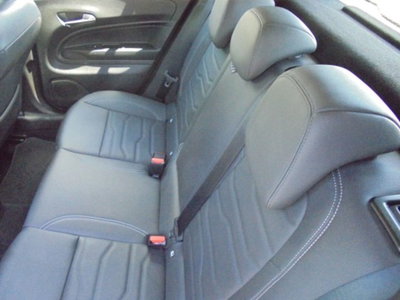 Jeep Avenger 1.2 turbo Altitude fwd 100cv (15)