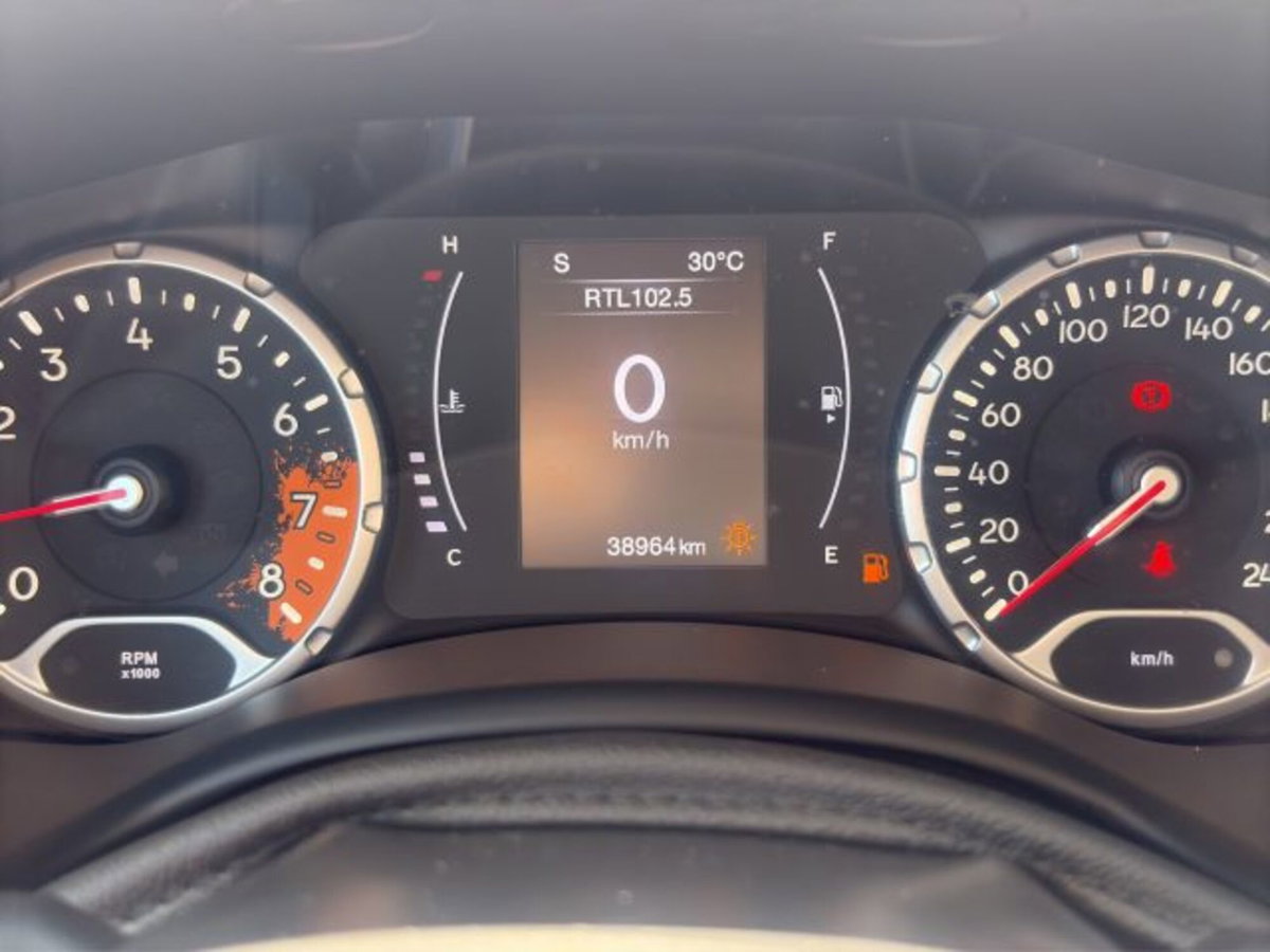 Jeep Renegade 1.6 E-TorQ EVO Sport (14)
