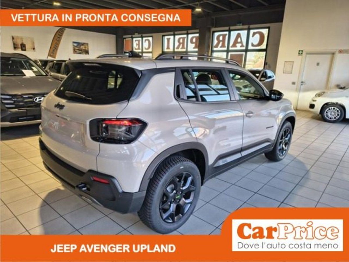 Jeep Avenger 1.2 turbo e-hybrid mhev Upland 4xe 145cv edct6 (5)