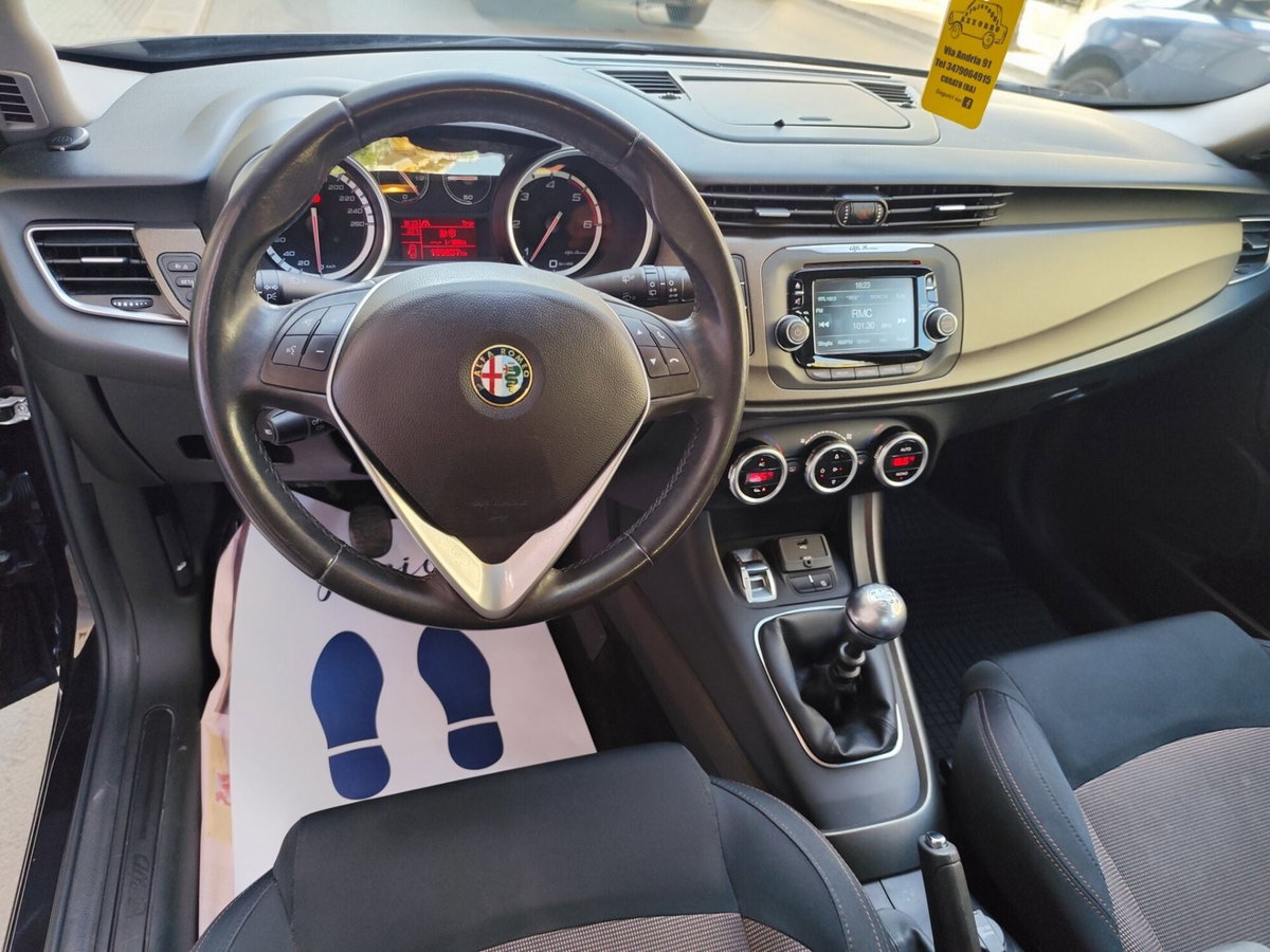 Alfa Romeo Giulietta 1.6 JTDm-2 Distinctive (16)