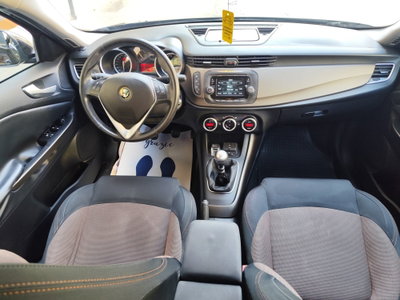 Alfa Romeo Giulietta 1.6 JTDm-2 Distinctive (18)