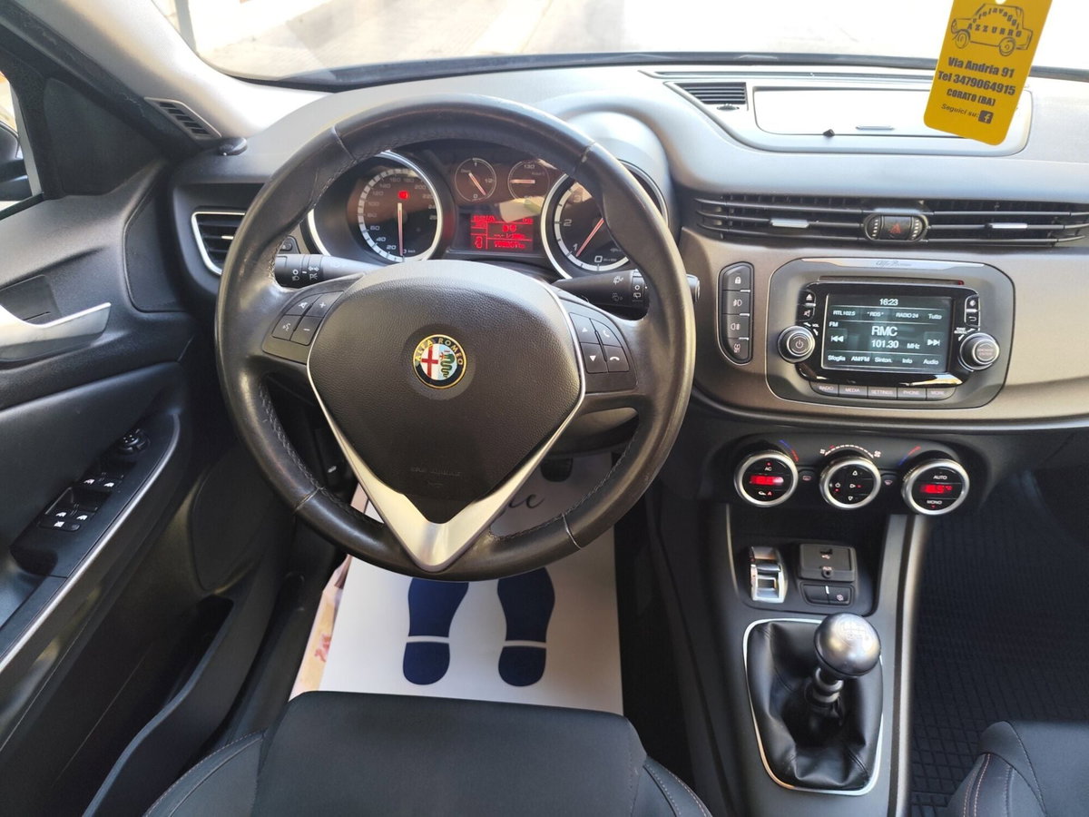 Alfa Romeo Giulietta 1.6 JTDm-2 Distinctive (19)
