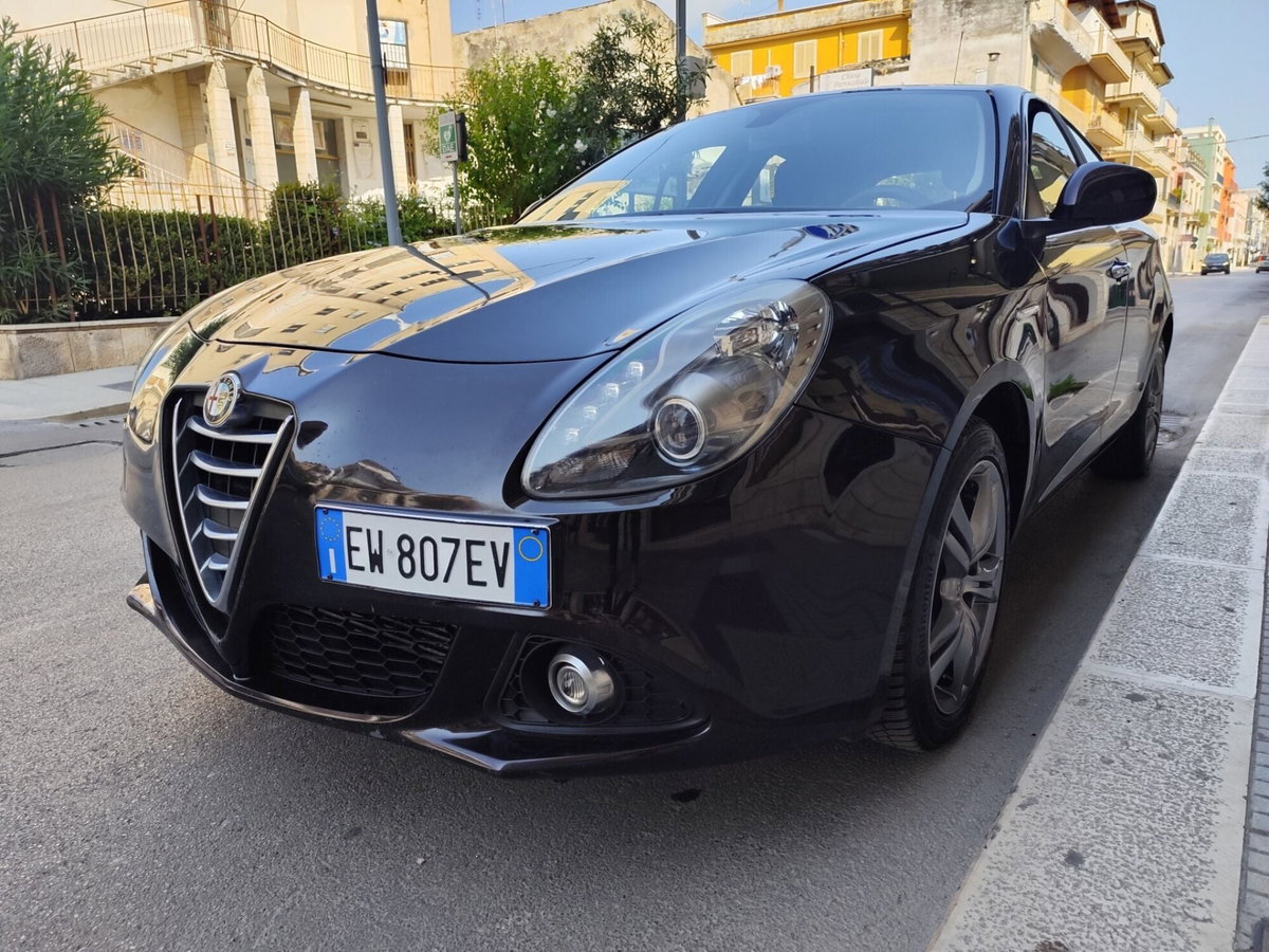 Alfa Romeo Giulietta 1.6 JTDm-2 Distinctive (2)