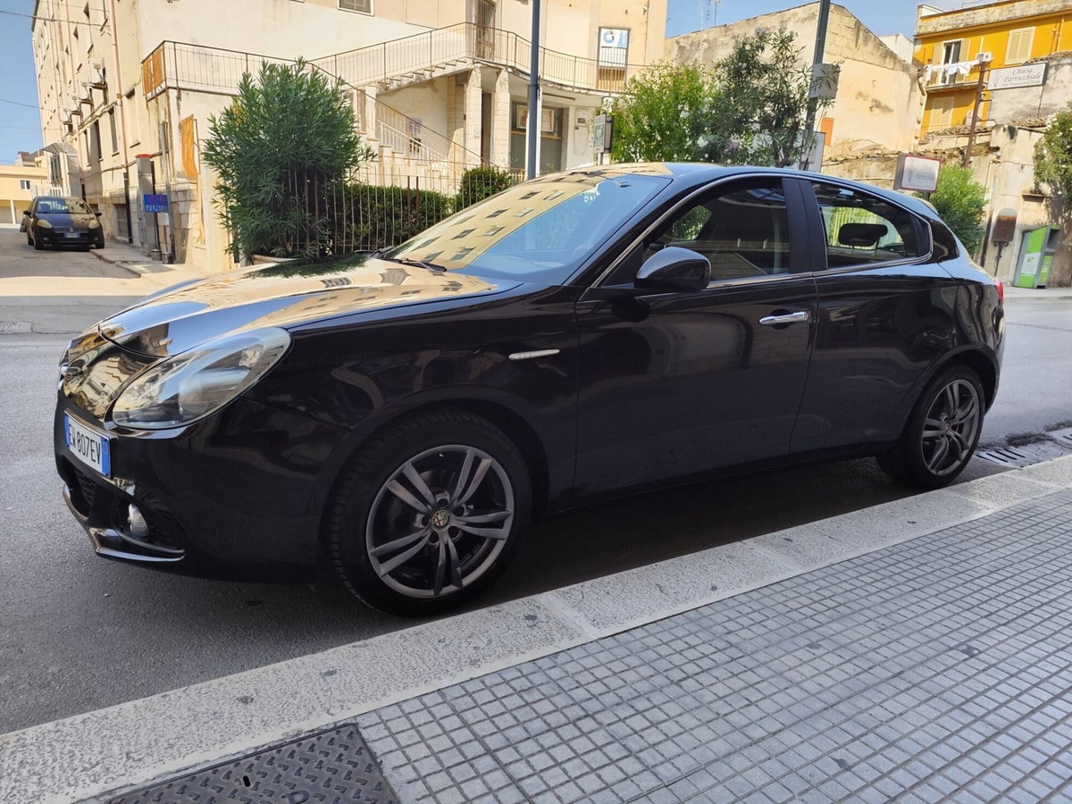 Alfa Romeo Giulietta 1.6 JTDm-2 Distinctive (4)