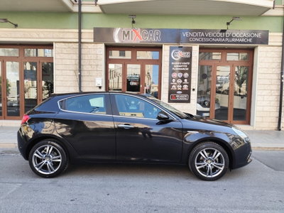 Alfa Romeo Giulietta 1.6 JTDm-2 Distinctive (9)