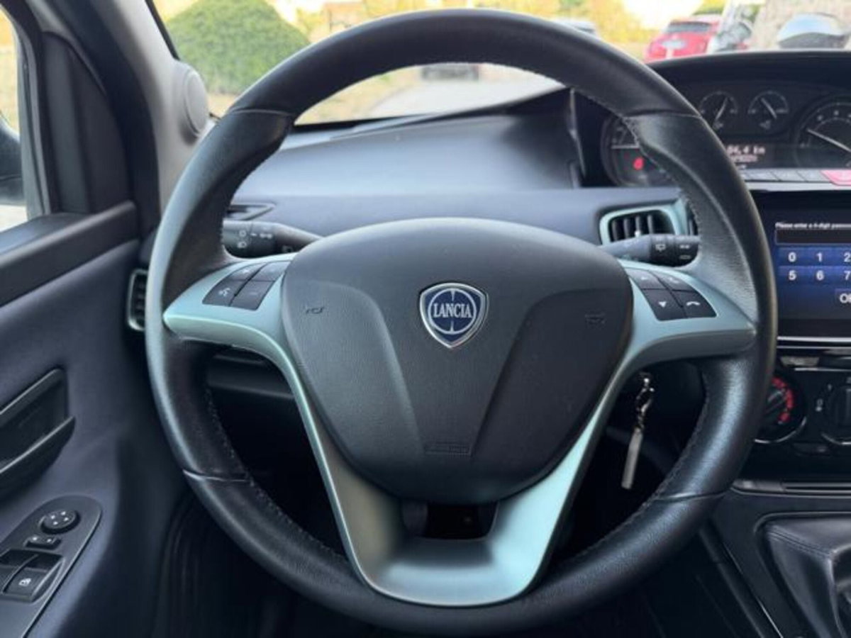 Lancia Ypsilon 1.0 FireFly 5 porte S&S Hybrid Gold Plus (14)
