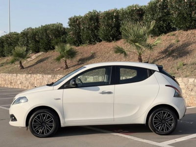 Lancia Ypsilon 1.0 FireFly 5 porte S&S Hybrid Gold Plus (4)