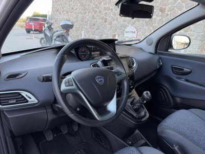 Lancia Ypsilon 1.0 FireFly 5 porte S&S Hybrid Gold Plus (9)