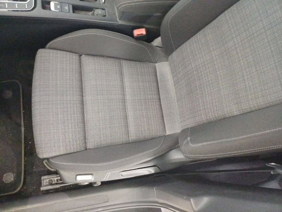 Volkswagen Passat Variant 2.0 TDI SCR EVO DSG Business (10)