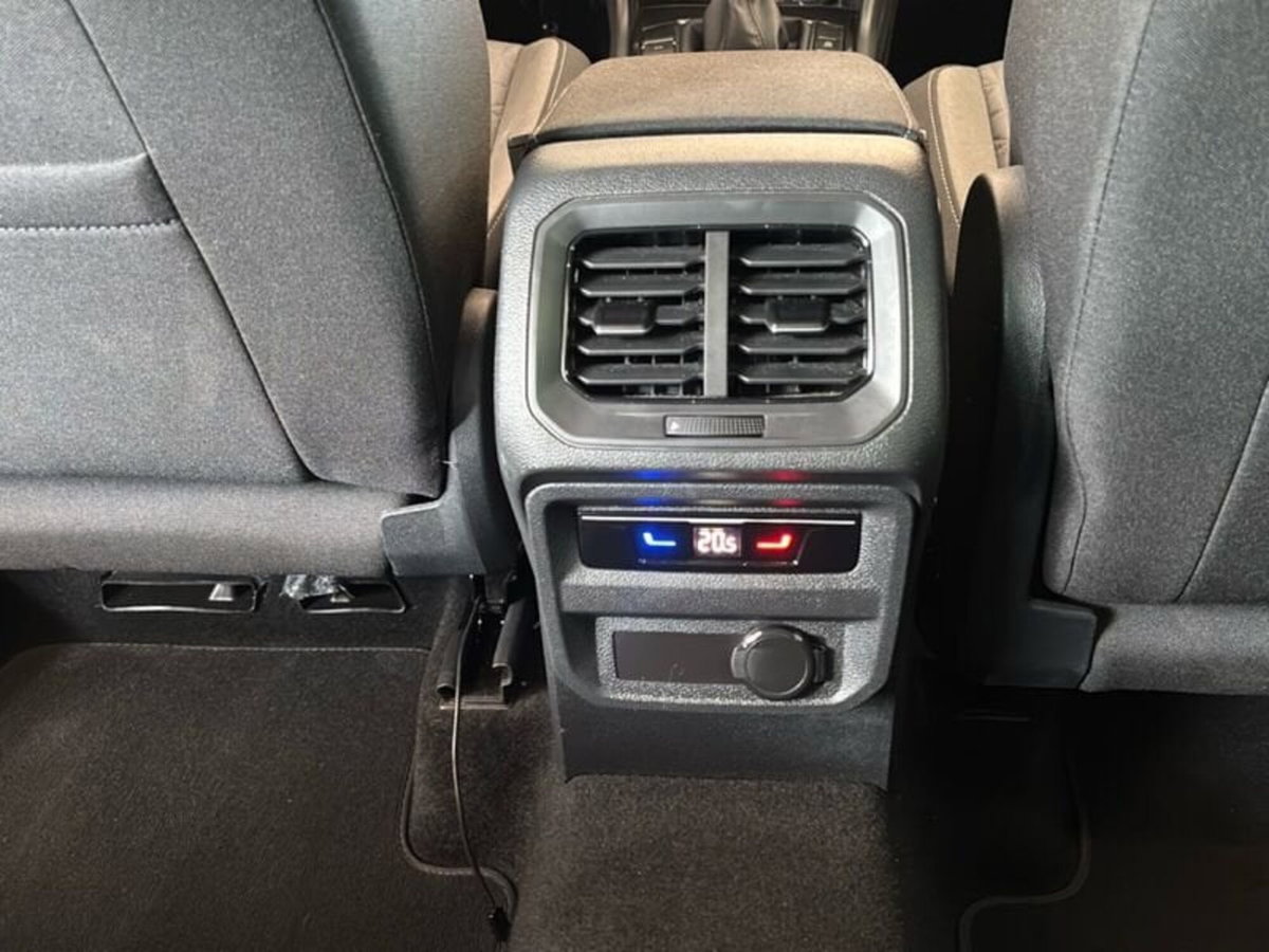 Volkswagen Tiguan Allspace 2.0 tdi Life 150cv dsg (17)