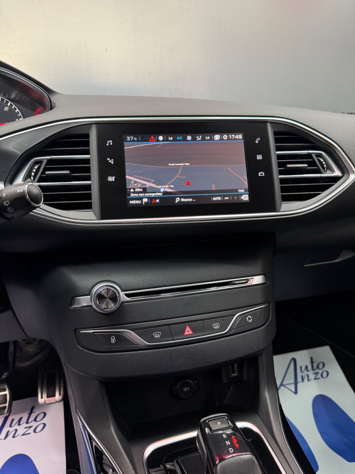 Peugeot 308 BlueHDi 130 S&S EAT8 Tech Edition (14)