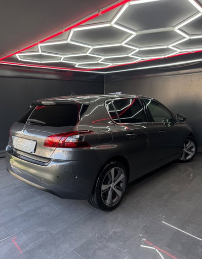 Peugeot 308 BlueHDi 130 S&S EAT8 Tech Edition (7)
