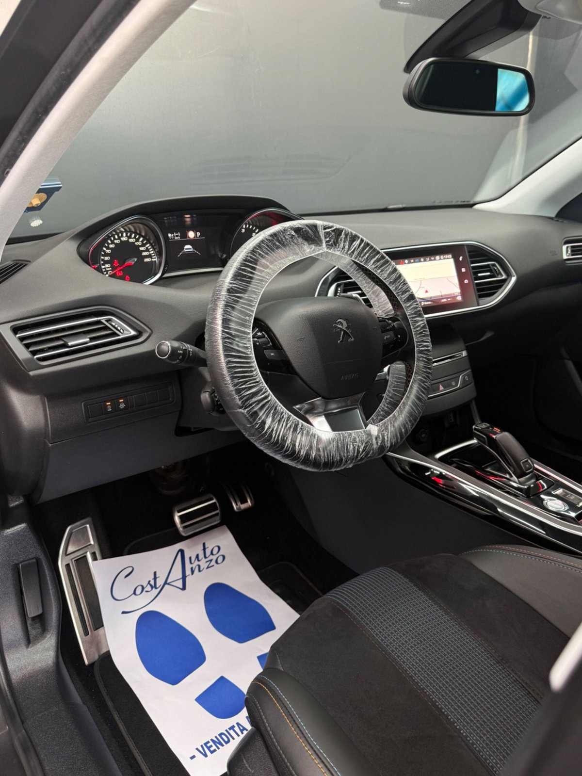 Peugeot 308 BlueHDi 130 S&S EAT8 Tech Edition (8)