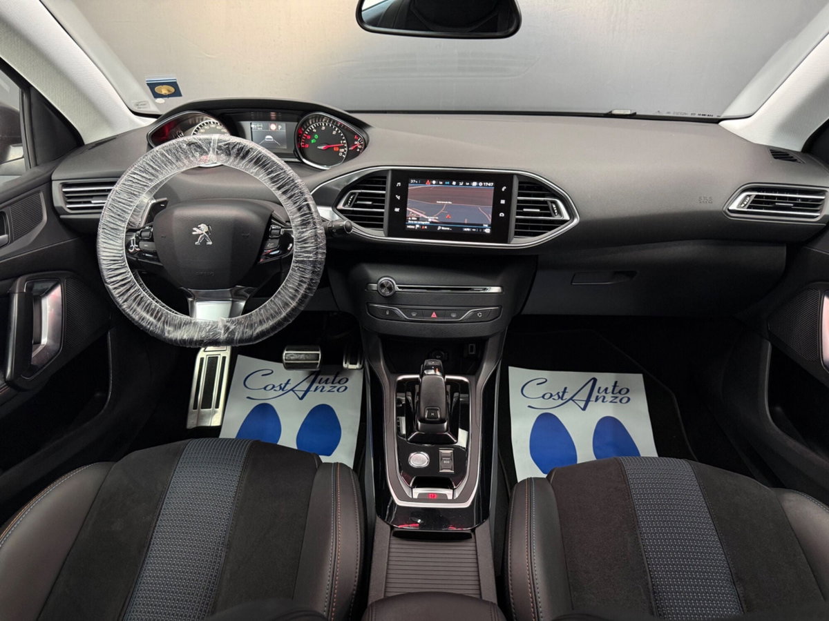 Peugeot 308 BlueHDi 130 S&S EAT8 Tech Edition (9)