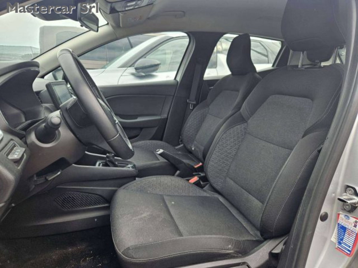 Renault Clio 1.0 tce Generation 90cv (8)
