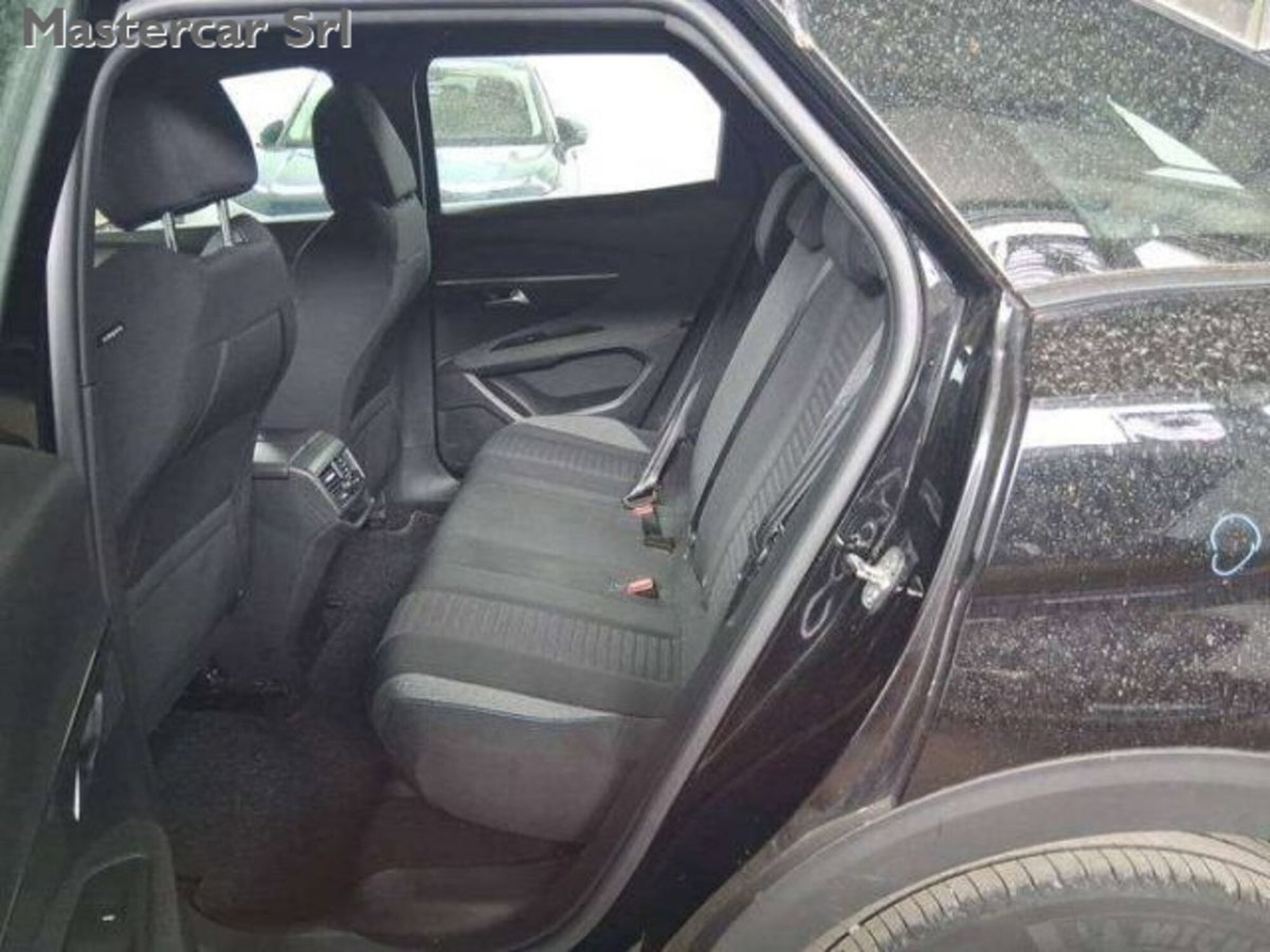 Peugeot 3008 PureTech Turbo 130 S&S Active Pack (9)